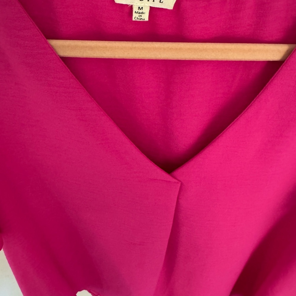 JODIFL Hot Pink V Neck Ruched Puff Sleeve Blouse Size M Boutique - Picture 4 of 8